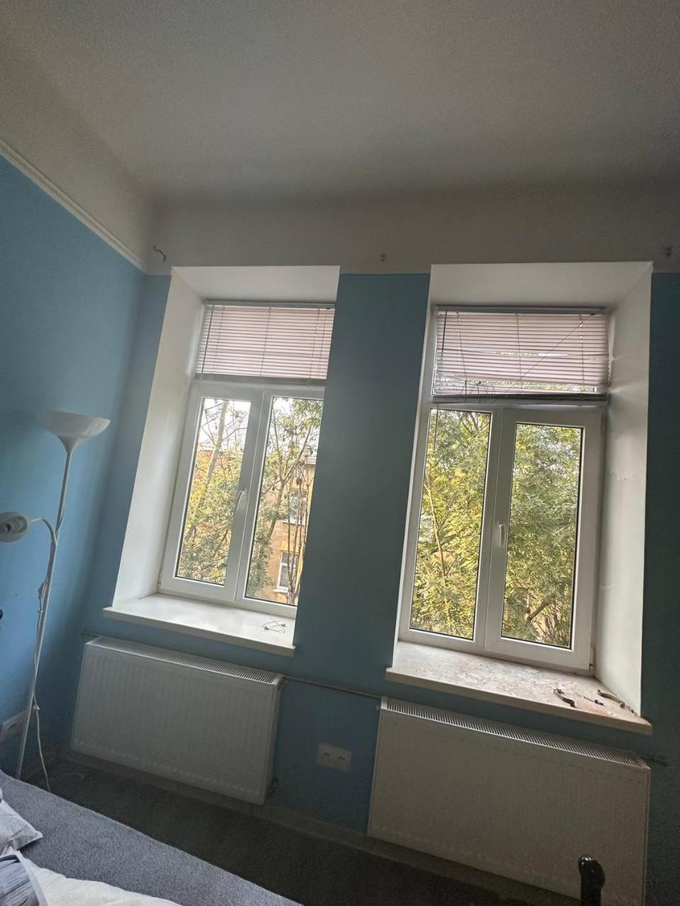 Apartamento Біля Залізничного Вокзалу Вулиця Олени Степанівни 33Б Leópolis Exterior foto